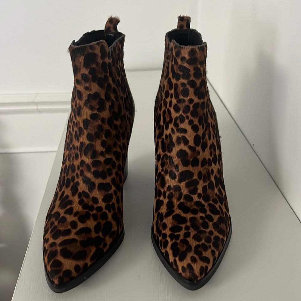 Marc Fisher animal print booties size 8